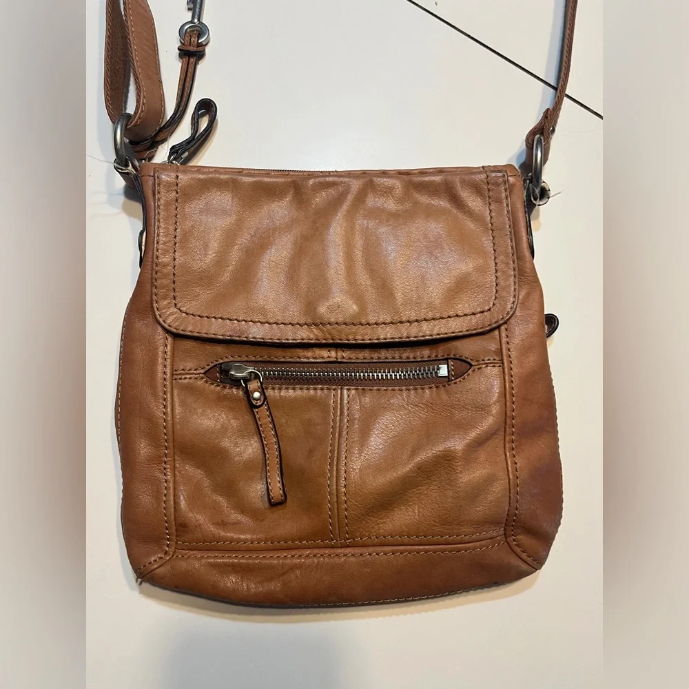 Fossil Hanover Leather Crossbody Bag cognac color satchel hang key